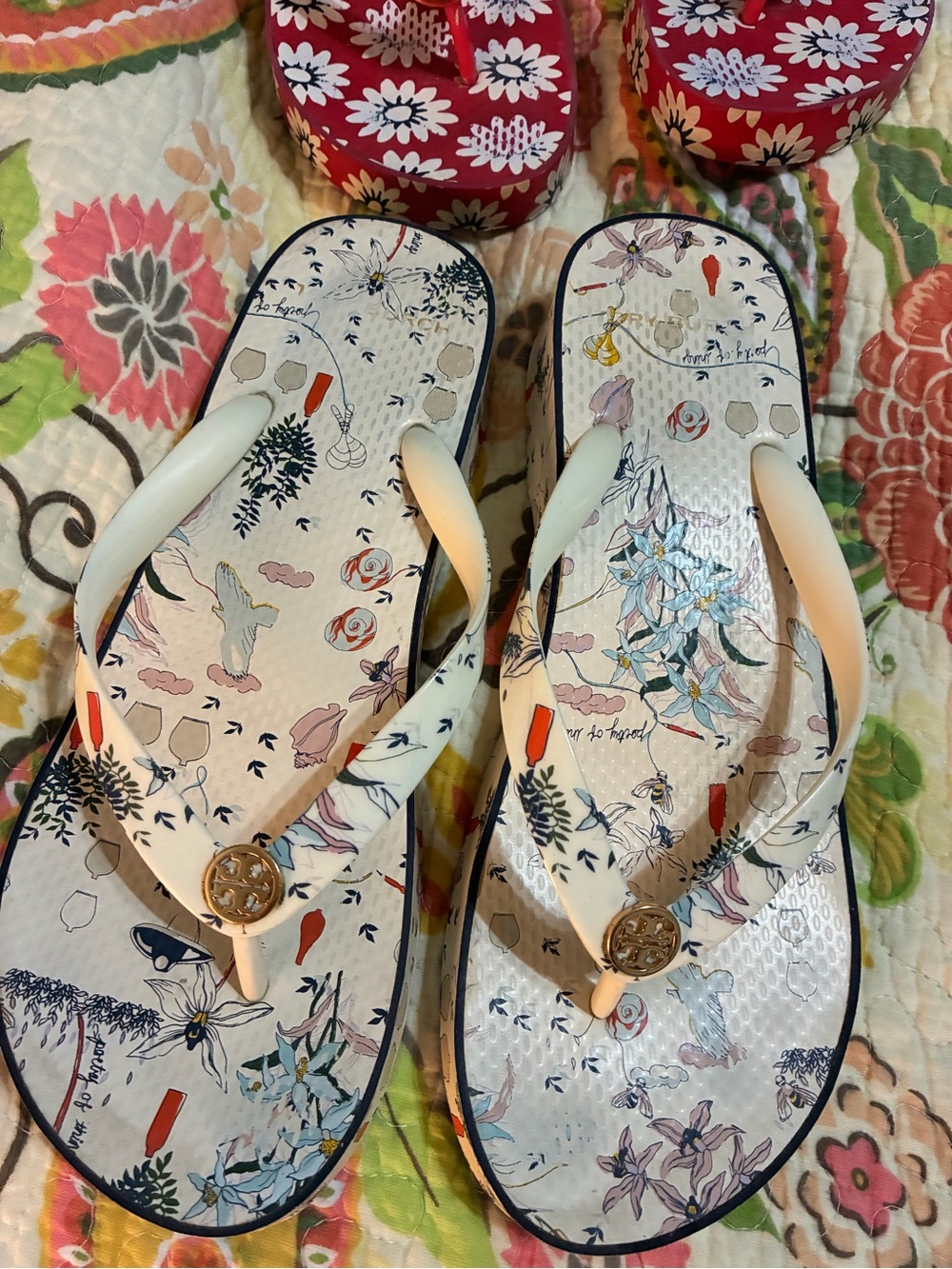 Tory Burrch Floral Logo Thong Sandals with Gold Medallion. 4 pair - Picture 2 of 4